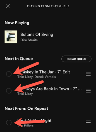 No menu da fila do Spotify, toque no ícone redondo ao lado de cada música para selecioná-la.
