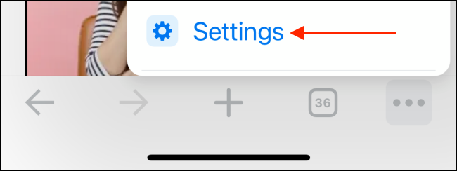 Toque em Configurações no menu do Chrome no iPhone