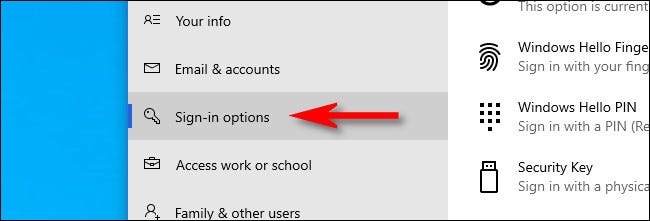 Em Configurações do Windows, clique em "Opções de login" na barra lateral.