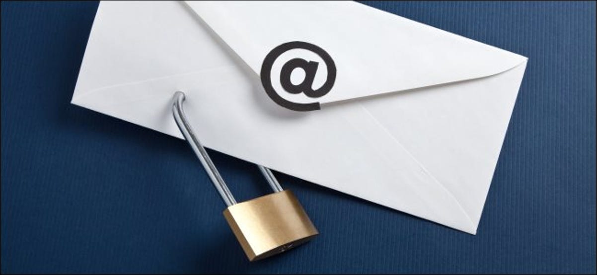 Um cadeado e um envelope simbolizando uma mensagem de e-mail.