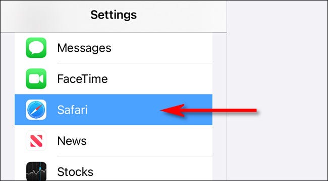 Em Ajustes no iPad, role para baixo e toque em "Safari".