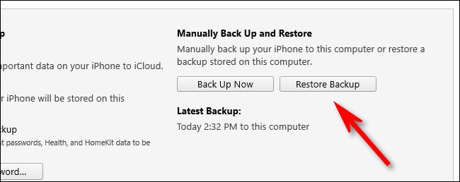 No iTunes, clique em "Restaurar backup".