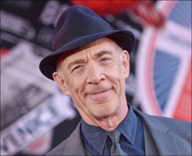 Uma foto de retrato do ator JK Simmons