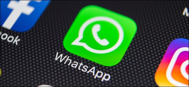 Usuário do WhatsApp excluindo sua conta do WhatsApp