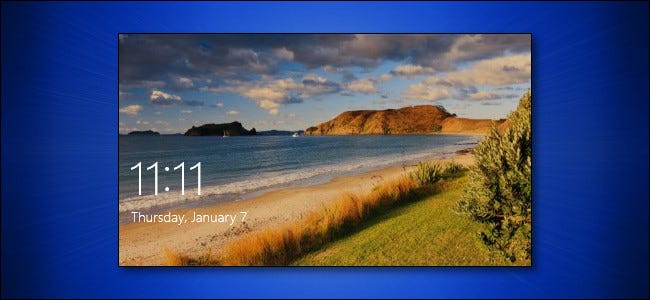 A tela de bloqueio do Windows 10 em um fundo azul