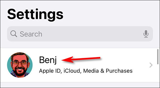 Em Ajustes no iPhone ou iPad, toque no ícone ou nome do avatar da sua conta.
