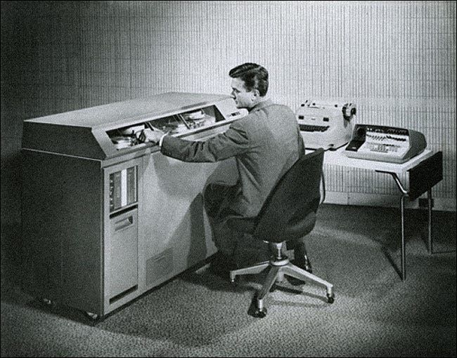 Um Computador IBM 610