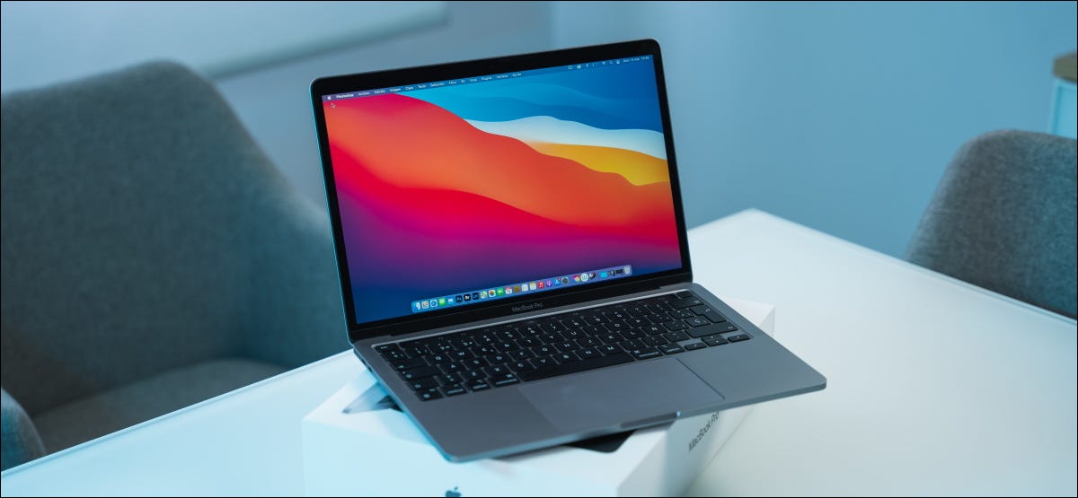Um 2020 Apple MacBook Pro com um chip M1 Apple Silicon.