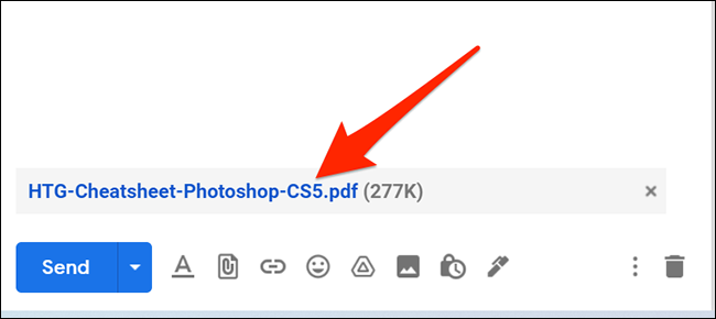 Quando você cola arquivos que não são de imagem na janela de composição do Gmail, eles aparecem em uma lista na parte inferior da mensagem.