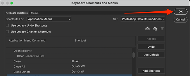 Clique em “OK” na janela “Atalhos de teclado e menus” no Photoshop.