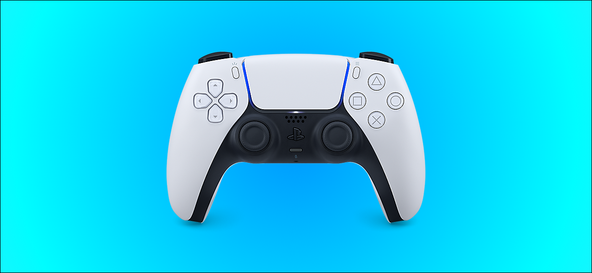 Controlador DualSense da Sony para PS5 contra um fundo azul-petróleo