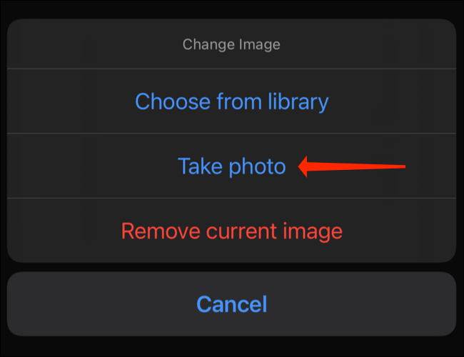 Selecione "Tirar foto" para clicar rapidamente em uma imagem e adicioná-la à sua lista de reprodução do Spotify no iPhone.