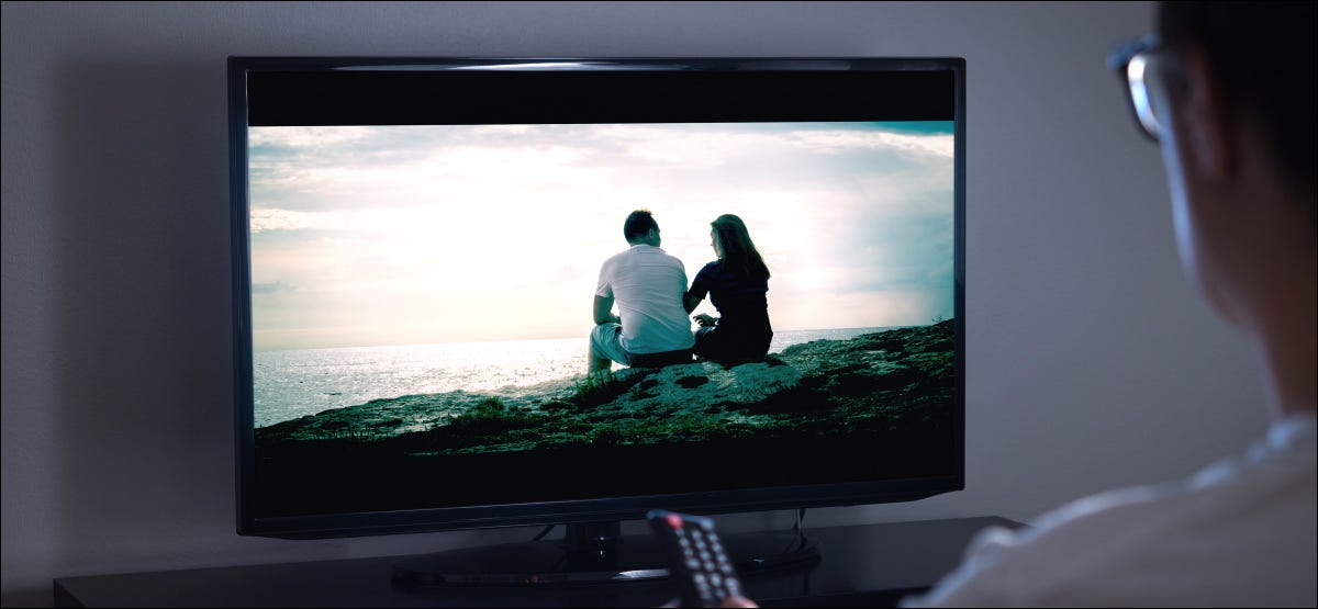 Uma cena que pode causar "black crush" exibida em uma TV.