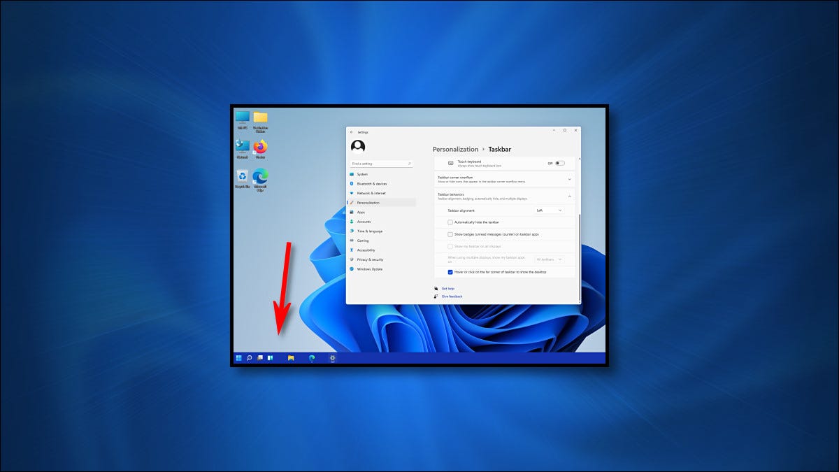 Área de trabalho do Windows 11 com barra de tarefas alinhada à esquerda