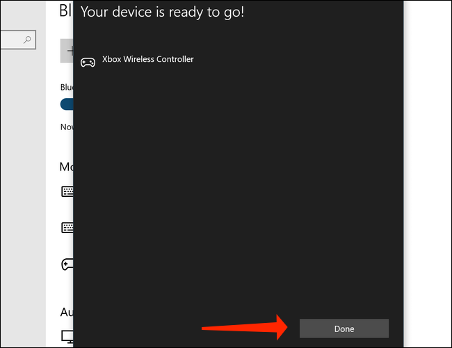 Clique em Concluído para terminar de emparelhar o Xbox Wireless Controller com o seu PC no Windows 10