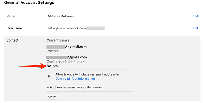 Clique em “Remover” abaixo de um endereço de e-mail no Facebook.