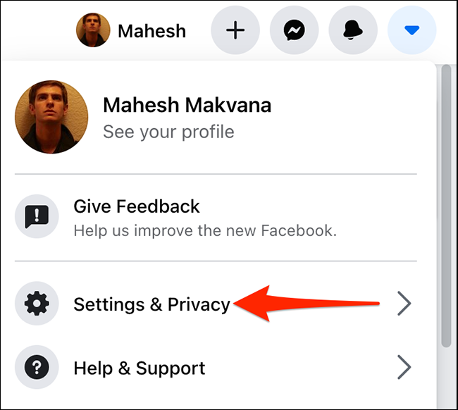 Selecione "Configurações e privacidade" em um menu do Facebook.