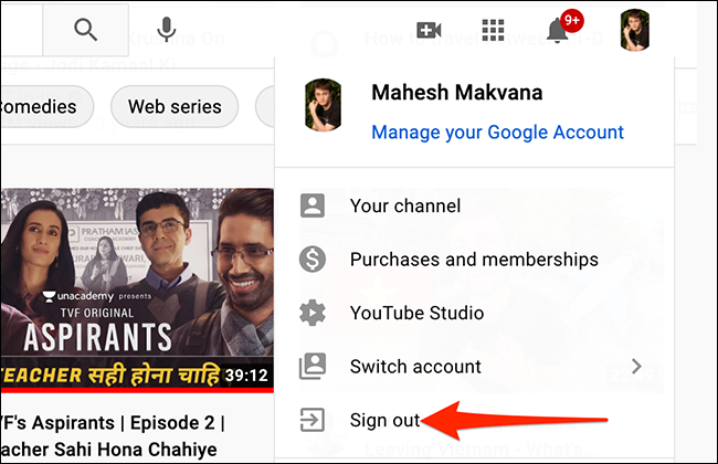 Selecione "Sair" no menu de perfil do YouTube.