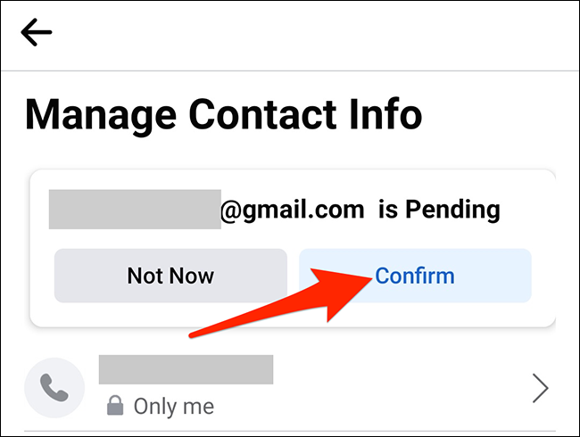 Selecione "Confirmar" na tela "Gerenciar informações de contato" no Facebook.