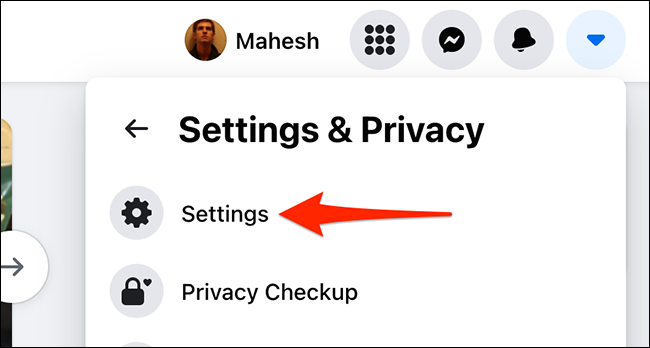 Escolha "Configurações" no menu "Configurações e privacidade" no site do Facebook.