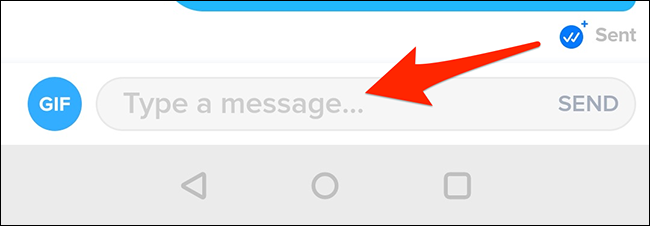 Digite uma mensagem e toque em "Enviar" no aplicativo Tinder.