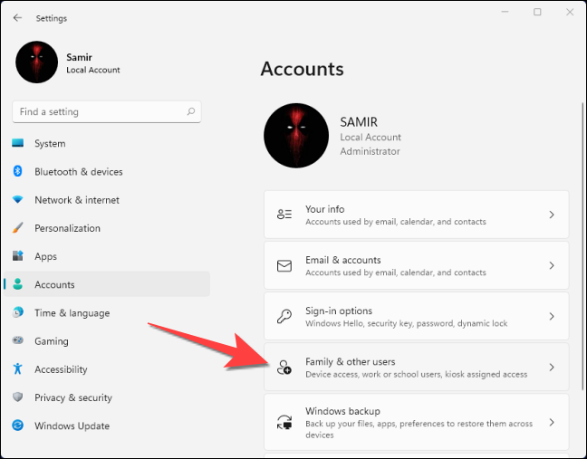 Selecione a opção "Família e outros usuários".