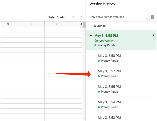 A visualização expandida do histórico de versões no Planilhas Google.
