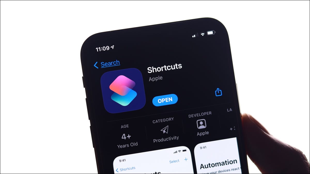 O aplicativo Shortcuts na App Store em um iPhone.