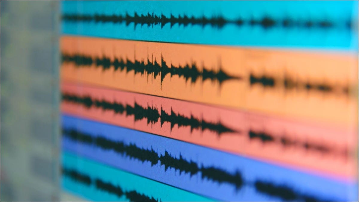 Arquivos de ondas sonoras exibidos em um monitor