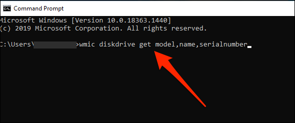 Execute um comando para localizar o número de série do disco rígido no prompt de comando.
