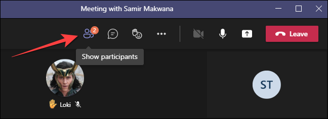 Durante uma chamada de vídeo na área de trabalho do Microsoft Teams, selecione o botão "Participantes" na parte superior.