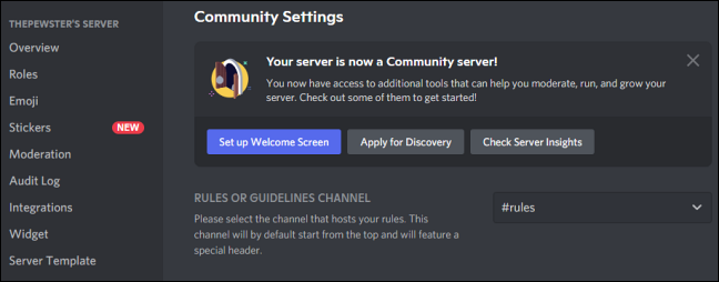 O Discord mostra um banner notificando que "Seu servidor agora é um Community Server."