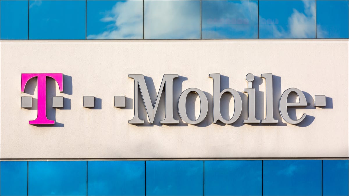 Logotipo da T-Mobile em um edifício