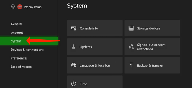 Ao abrir "Configurações" no Xbox Series X | S, você pode selecionar a guia "Sistema" no painel esquerdo. 