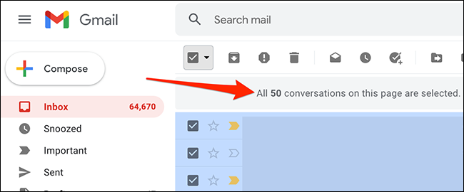 Todos os e-mails na tela são selecionados no Gmail.