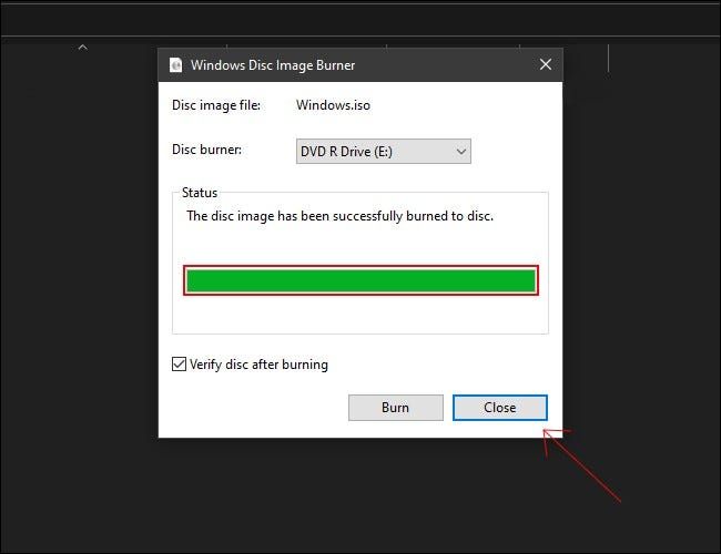 Quando o disco terminar, a barra de status ficará totalmente verde e o status exibirá "a imagem do disco foi gravada com sucesso no disco."