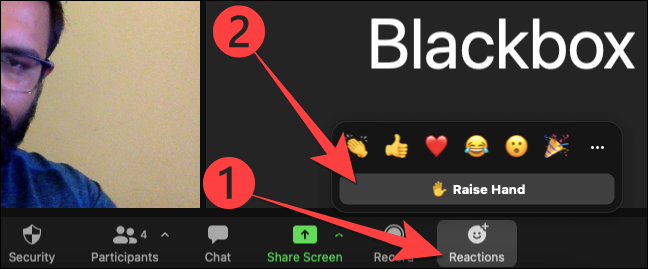 Primeiro, selecione o botão "Reações" e, em seguida, escolha a opção "Levantar a mão" no aplicativo Zoom para desktop.