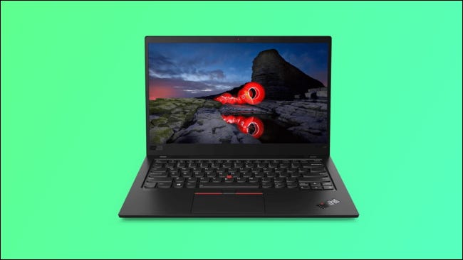 lenovo thinkpad sobre fundo verde