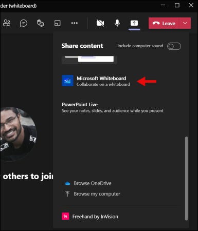 Clique em Microsoft Whiteboard na bandeja de compartilhamento em equipes da Microsoft