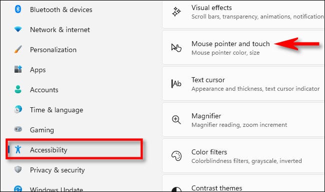 Nas configurações do Windows 11, clique em "Acessibilidade" na barra lateral e selecione "Ponteiro e toque do mouse".