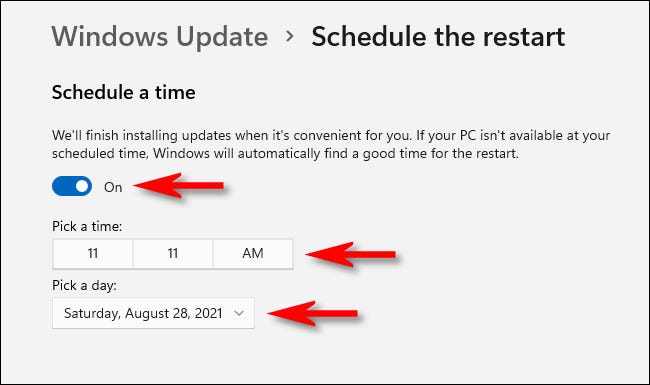 Em "Programar a reinicialização", mude a chave para "Ligado" e use os menus para definir a data e a hora da reinicialização.