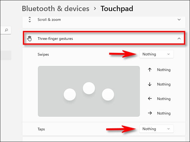 Clique no cabeçalho "Gestos com três dedos" para expandir o menu.  Abaixo disso, clique no menu suspenso ao lado de "Deslizar" e selecione "Nada".  Faça o mesmo com o menu suspenso "Toque".  Clique nele e selecione "Nada" na lista.