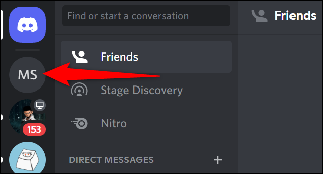 Selecione um servidor no Discord no desktop.