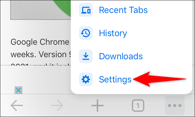 Selecione “Configurações” no menu de três pontos no Chrome no iPhone.