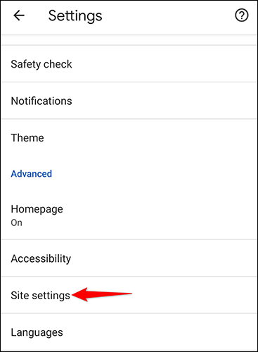 Toque em "Configurações do site" na página "Configurações" no Chrome no celular.