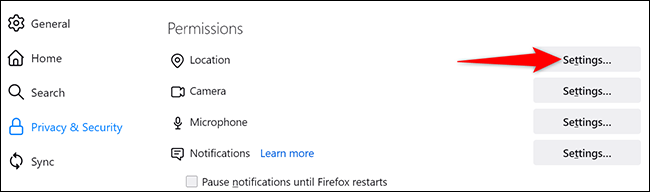 Clique em “Configurações” ao lado de “Local” na página “Configurações” no Firefox no desktop.