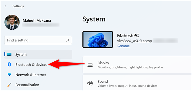 Clique em "Bluetooth e dispositivos" em Configurações.