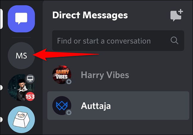 Selecione um servidor no Discord no celular.