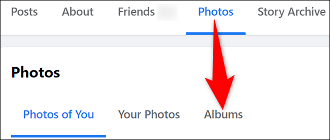 Clique em “Álbuns” no menu “Fotos” no Facebook.