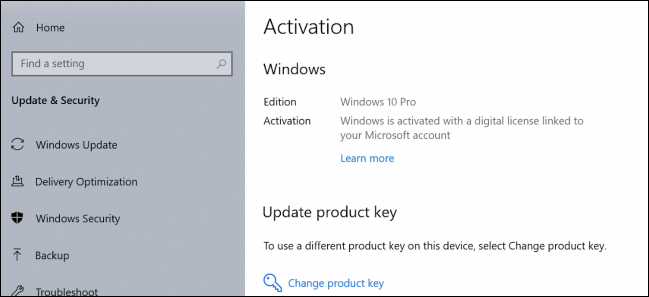 O aplicativo Configurações do Windows 10 informa que o Windows 10 Pro está ativado com uma licença digital.